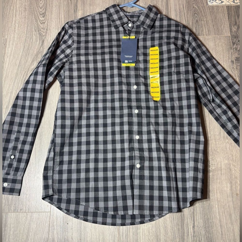 Men’s Gap Long Sleeve Button Down Shirt Size Medium NWT